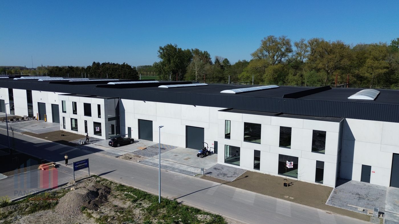 MAGAZIJN VAN 468 m² TE KOOP IN OOSTKAMP - photo 3
