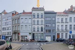 Modern en lichtrijk appartement met 2 slaapkamers, gelegen in een karaktervol en kleinschalig gebouw op een absolute toplocatie in...