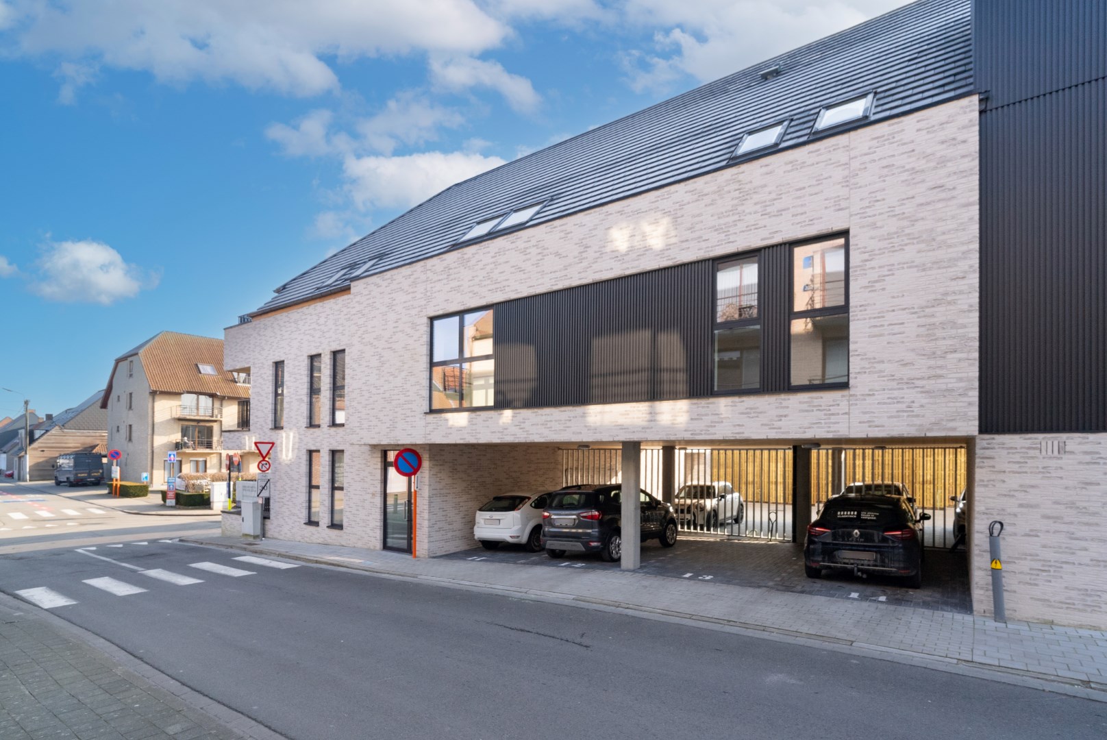 Gezellig nieuw dakappartement met 1 slaapkamer en terras op de tweede verdieping, in Residentie Escautval. - foto 1