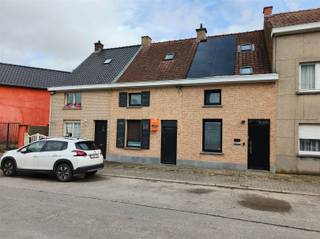 www.davidteniersstraat4.beWelkom in deze ruime en karaktervolle woning gelegen in de David Teniersstraat in Ronse. De woning telt 2 slaapkamers...