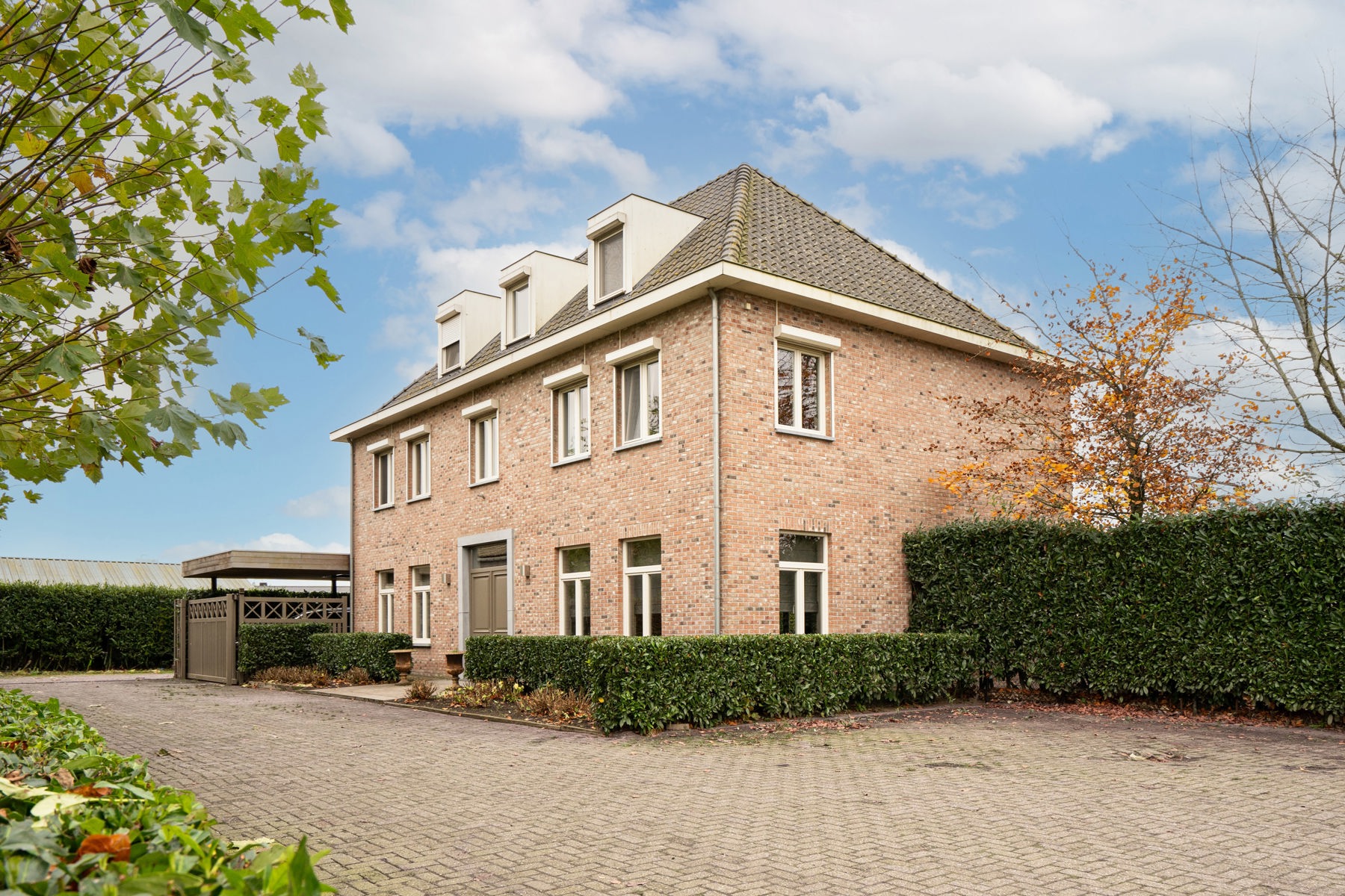 Maison à vendre à Wuustwezel avec 5 chambres - photo 1