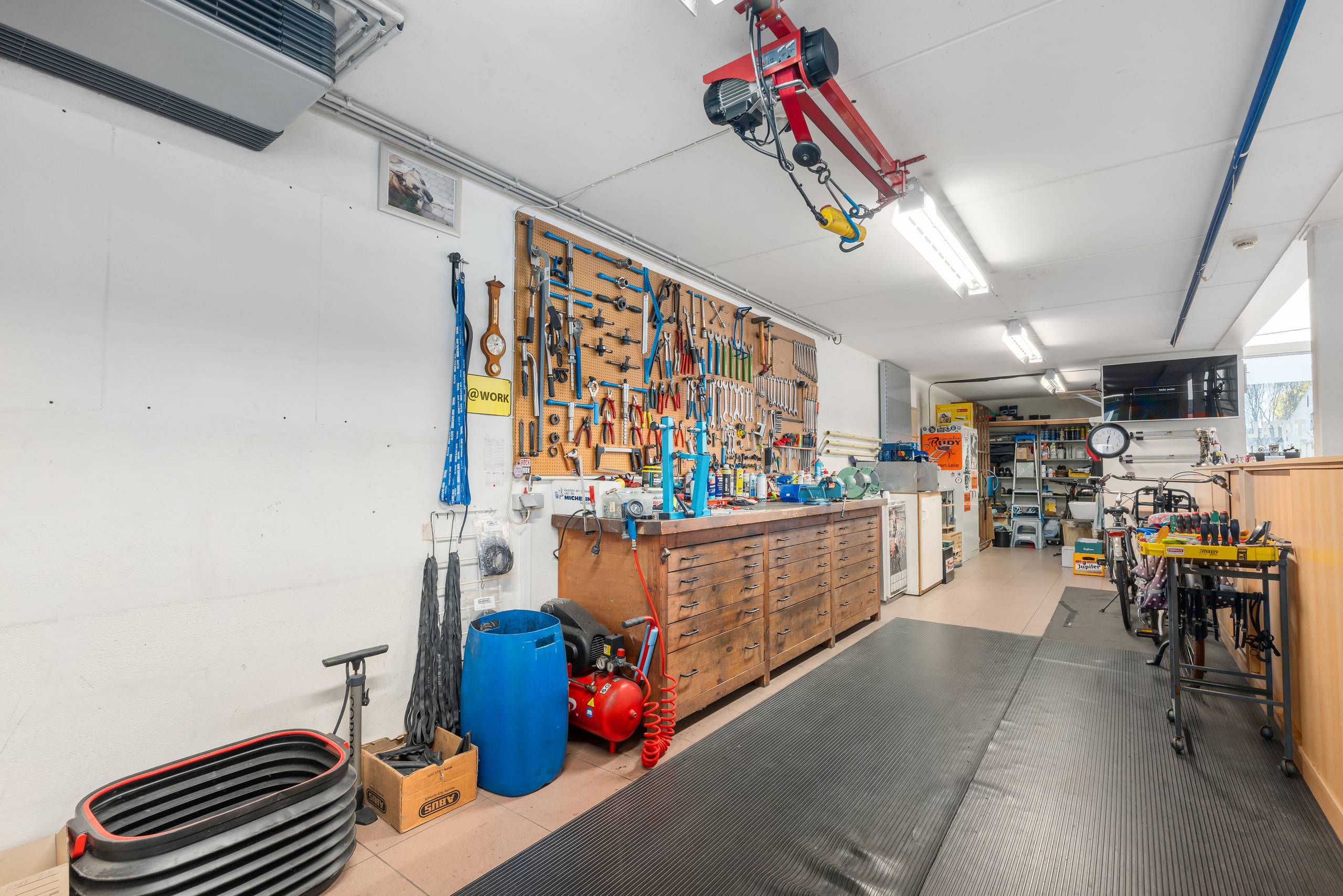 Modern en hedendaags handelspand in Beveren-Leie - foto 5