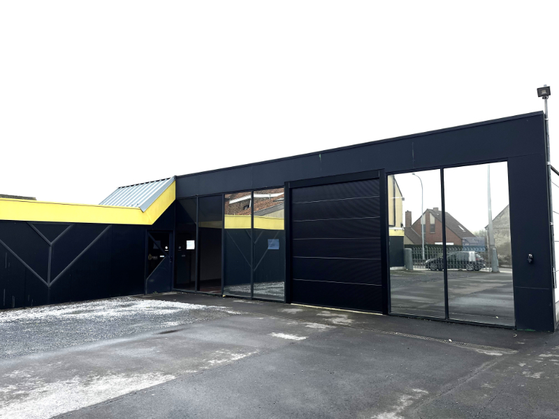 Magazijn met burelen en parkeer mogelijkheden - photo 2
