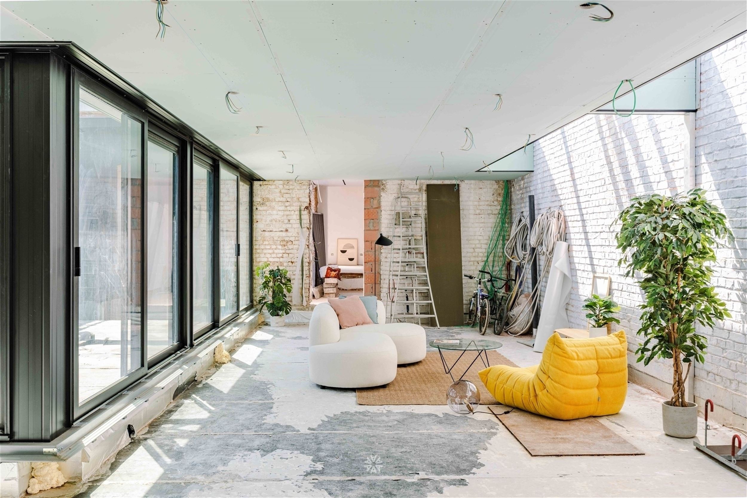 Propriété commerciale multifonctionnelle avec loft à finir - photo 2