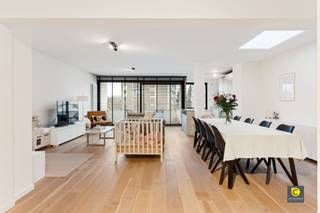 Appartement de 3 chambres à coucher, lumineux et prêt à emménager, avec air conditionné et 2 terrasses !Ce bijou bénéficie d'un très haut niveau de...