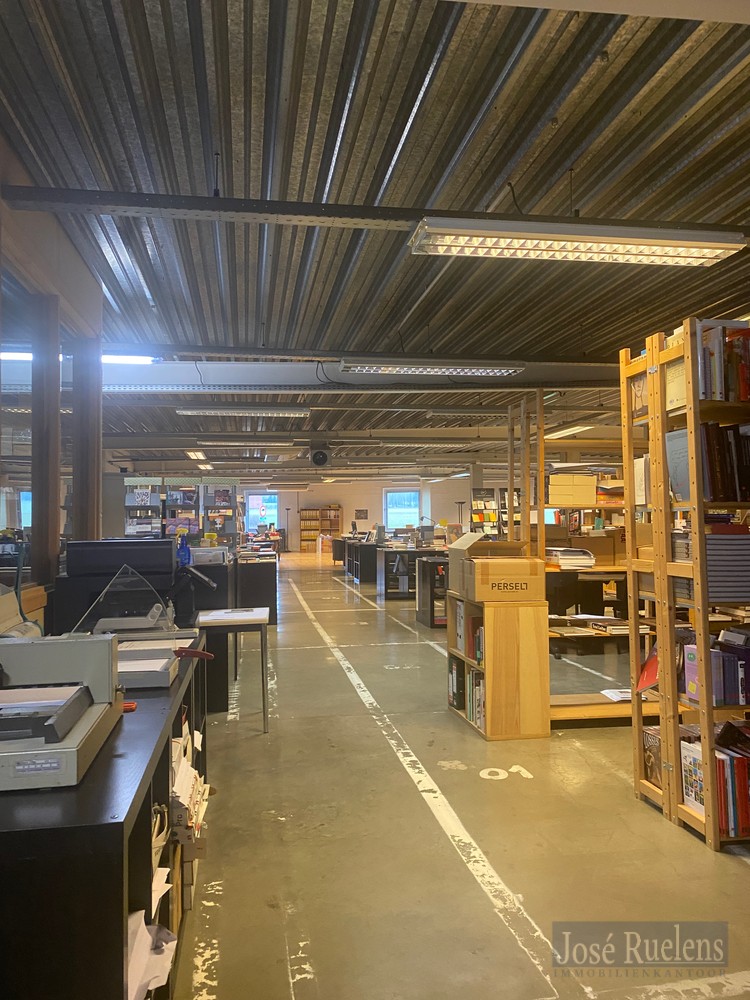 Uniek, multifunctioneel bedrijfsgebouw (1.500m²) aan het station van Veltem - foto 5