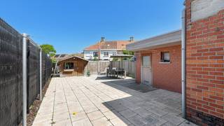 Charmant gelegen woning op het Admiraal Keyesplein te Zeebrugge, een gezellig en sfeervol plein in het hart van het dorp. Er zijn 3 slaapkamers...