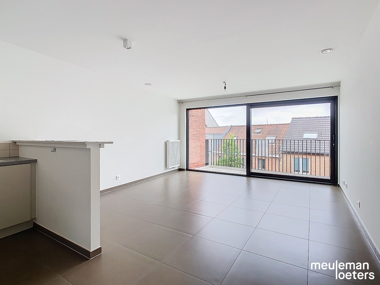 Centraal gelegen appartement met parking - foto 3