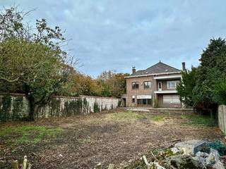 Uitzonderlijk ruime architectenwoning gelegen in de Willem de Roolaan in Nieuwpoort-stad. Deze ruime woning heeft een totale bewoonbare...