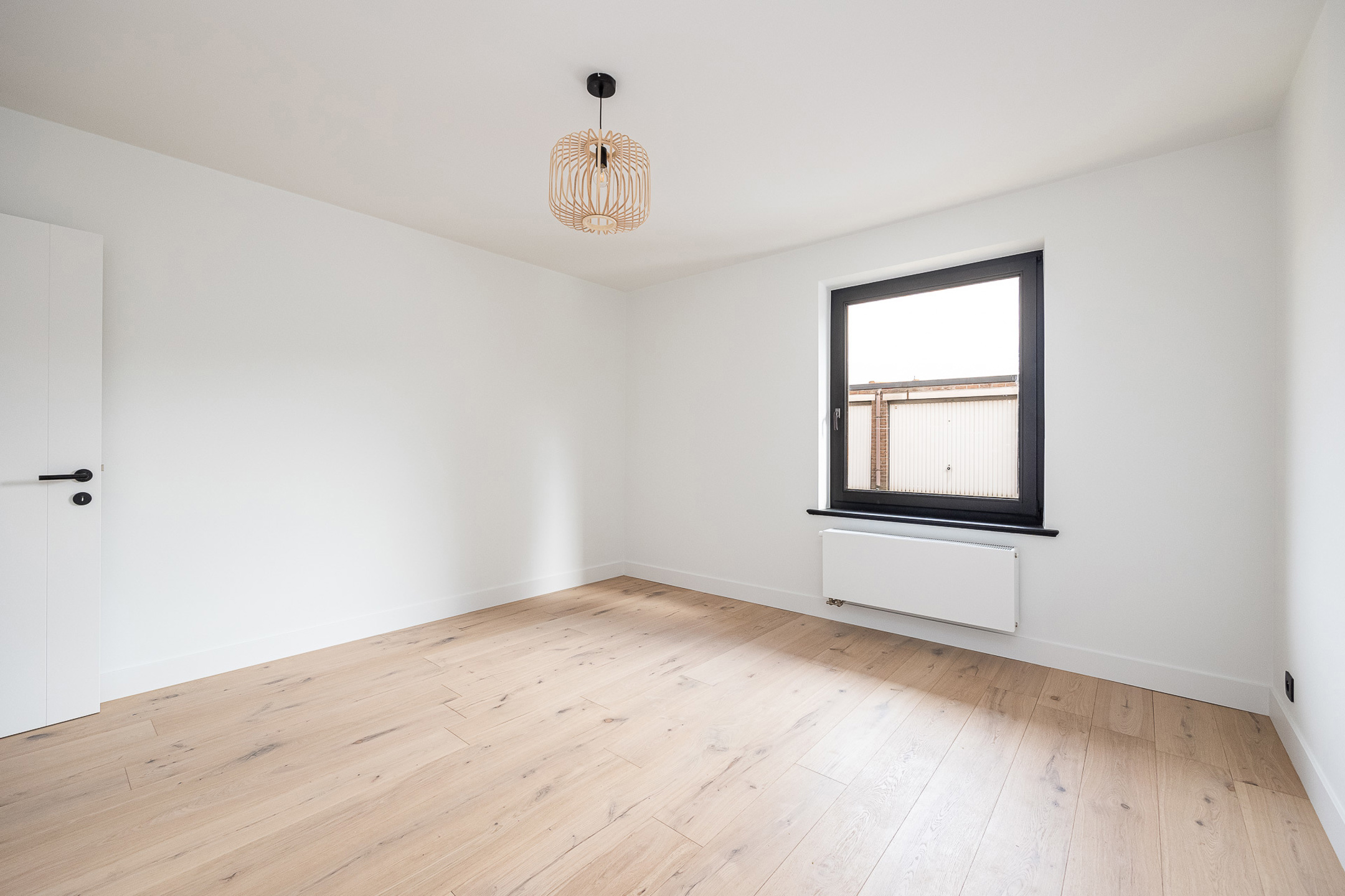 Gelijkvloers appartement met 2 slaapkamers en garage. - foto 5