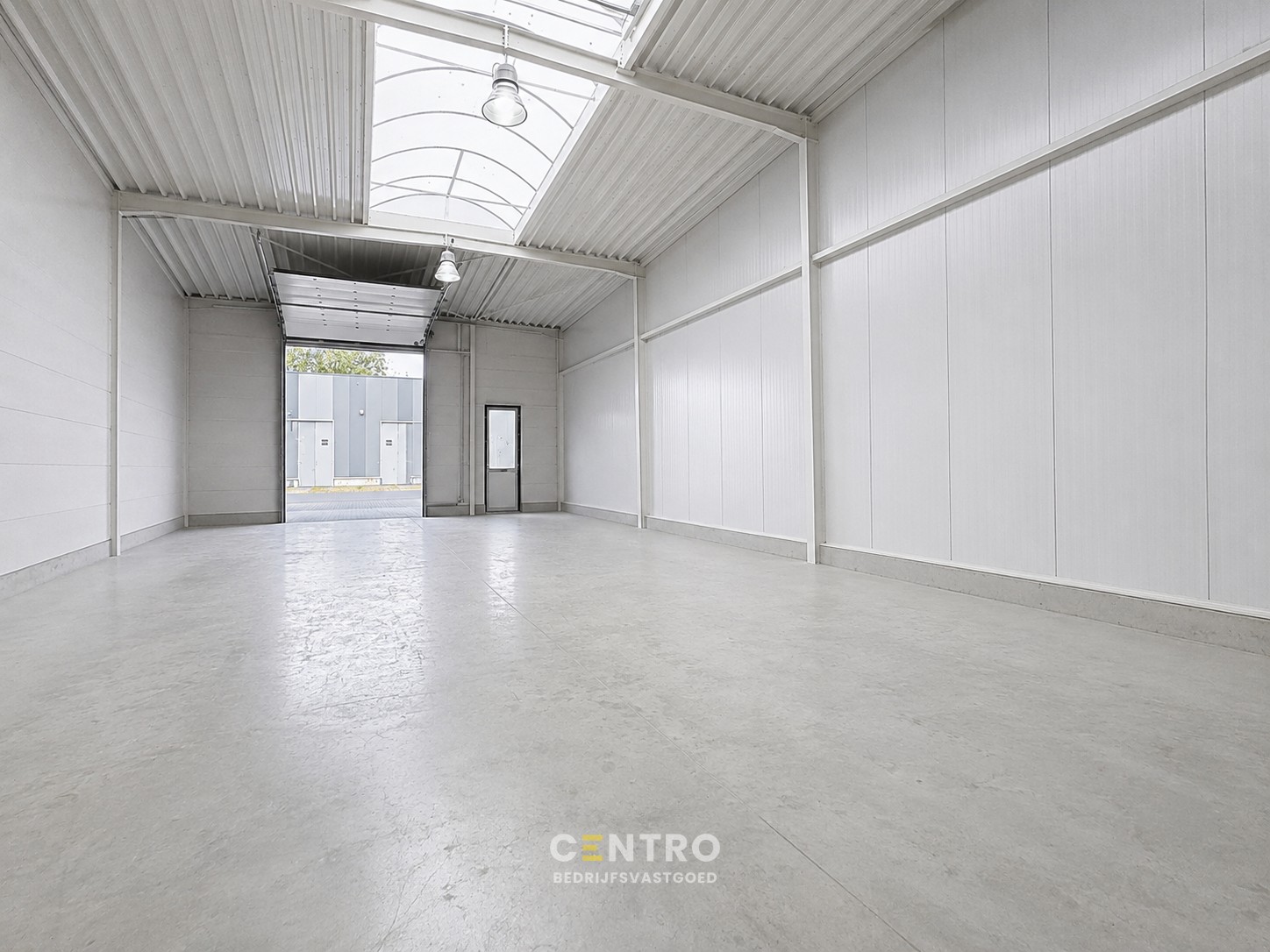 Instapklaar MAGAZIJN (182m²) TE KOOP met alle voorzieningen en 2 private parkeerplaatsen voor de deur te Brugge (Sint-Michiels), Ten Briele. Geen WVI! - foto 3