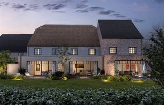 Gesloten pastorijwoning die deel uitmaakt van het project Provinciale Baan gelegen te Vrasene met 6 wooneenheden. U beschikt over een achterliggend terras met ruime tuin en uitzicht op het groen.De indeling van het pand is als volgt: U betreedt de woning via de inkomhal met apart toilet en vestiairemogelijkheden. Verder door bereikt u de eethoek, de open keuken met ontbijthoek en de living. Vanuit de keuken kan u rechtstreeks naar de berging en vervolgens naadloos naar de garage. Op de eerste verdieping zijn er drie slaapkamers, waarvan twee slaapkamers met ruime dressing. Verder is er nog een apart toilet en een badkamer voorzien. Op de tweede verdieping bevindt zich een technische ruimte en heeft u de mogelijkheid tot het creëren van een vierde slaapkamer. Deze woning dient nog opgericht te worden, u kan dus nog steeds alle keuzes zelf maken.Nog enkele troeven van deze woning: Vloerverwarming met lucht/water warmtepomp, een laag energiepeil conform de geldende normen. Als we spreken over de prijs is dat exclusief btw, zonder registratie- en notariskosten! De plannen & lastenboek zijn op afspraak en zeer vrijblijvend te bekijken.