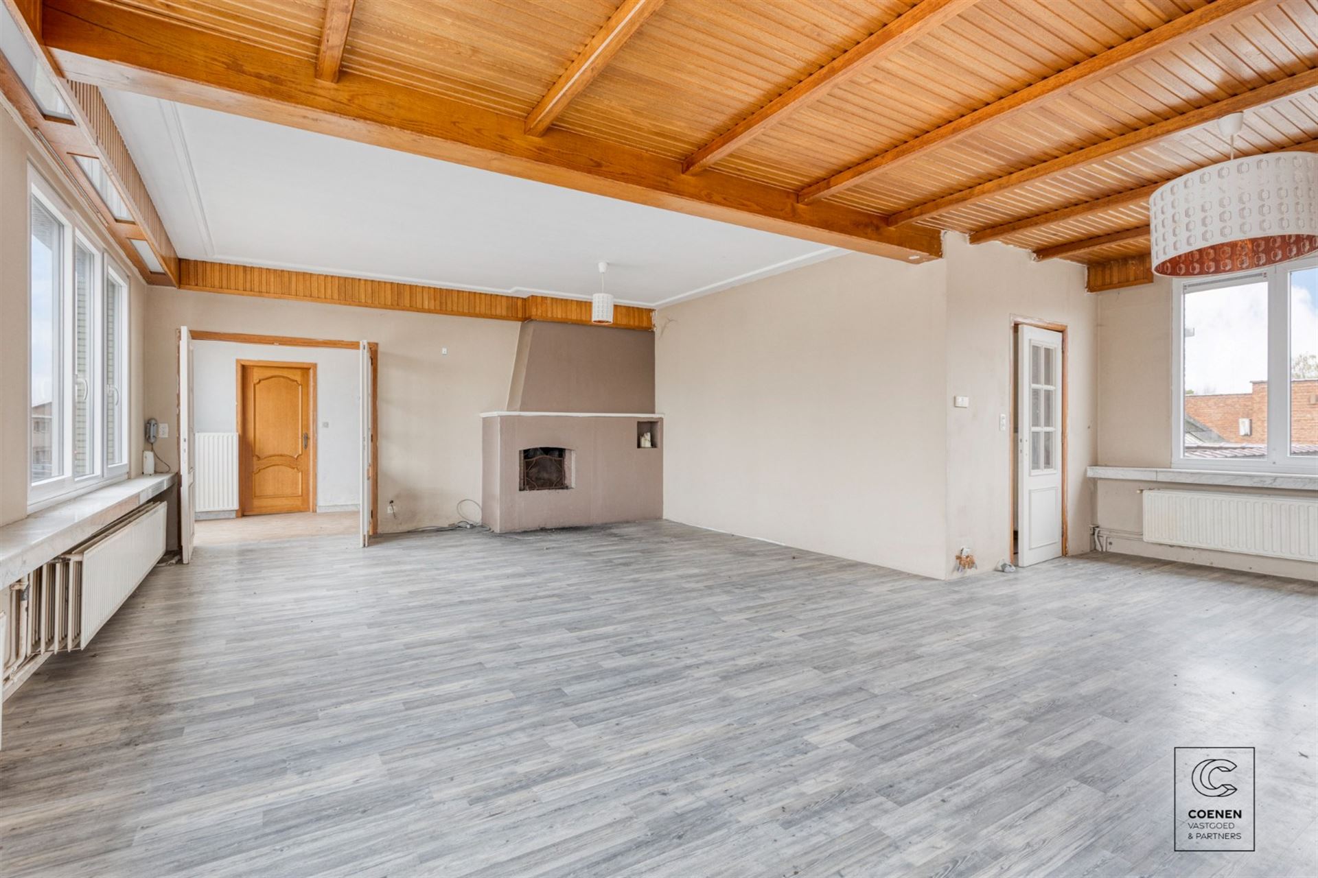 Te renoveren app. van ca. 120 m² op een gunstige ligging! - foto 2