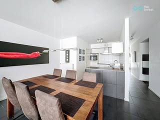 Modern en lichtrijk appartement met terras, 2 ondergrondse autostaanplaatsen en ruime kelderberging.Dit instapklare appartement, gelegen in het mooie...