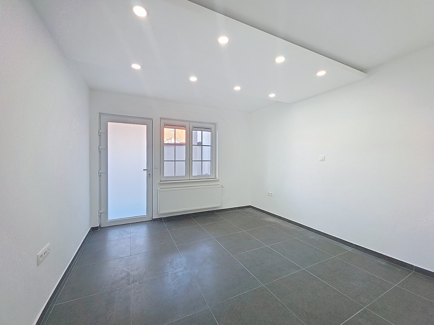 Appartement moderne de 2 chambres à Nieuport-ville - photo 3