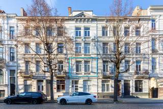 PLAN UW BEZOEK VIA VOLGENDE LINK: https://listed.mijnhuurprofiel.be/whise/7316562Bent u opzoek naar een stijlvol bemeubeld 1-slpk appartement op een...