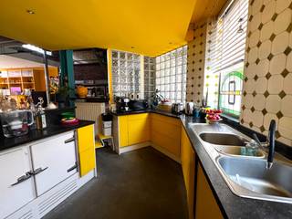 Een huis dat je zintuigen prikkelt en je hart verovert!Ben je op zoek naar een woning die allesbehalve standaard is? Dan ben je hier aan het juiste...