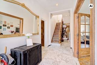 Op zoek naar een woning met karakter en ruimte in Deerlijk? Deze charmante woning werd reeds grondig gerenoveerd en kan mits enkele kleine afwerkingen helemaal in orde worden gemaakt!<br />De woning beschikt momenteel over 2 slaapkamers, met dankzij de vaste trap naar de zolder de mogelijkheid om extra kamers te creëren. De recente uitbouw met ruime keuken en zicht op de tuin vormt dé grote troef van de woning.<br /><br />TROEVEN:<br />* Recente uitbouw<br />* Ruime oprit<br />* EPC B<br />* Asbestveilig<br />* 2 slaapkamers + uitbreidingsmogelijkheden op zolder<br />* Vernieuwde badkamer<br /><br />INDELING: ruime inkomhal met gastentoilet en kelder, leefruimte en recente uitbouw met keuken en zicht op de tuin. Op de eerste verdieping bevinden zich 2 slaapkamers en een vernieuwde badkamer. De zolderverdieping biedt extra mogelijkheden.<br /><br />Interesse? Contacteer Vlaemynck Vastgoed voor meer info of een bezoek!<br /><br />REF.: LS/26115/TK