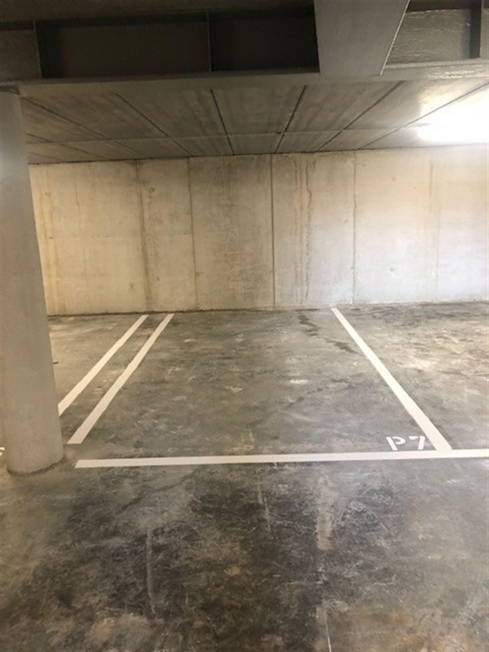 Ondergrondse autostaanplaats. Interesse? Maak snel een afspraak om eens te gaan kijken en kom niet TE LAET!