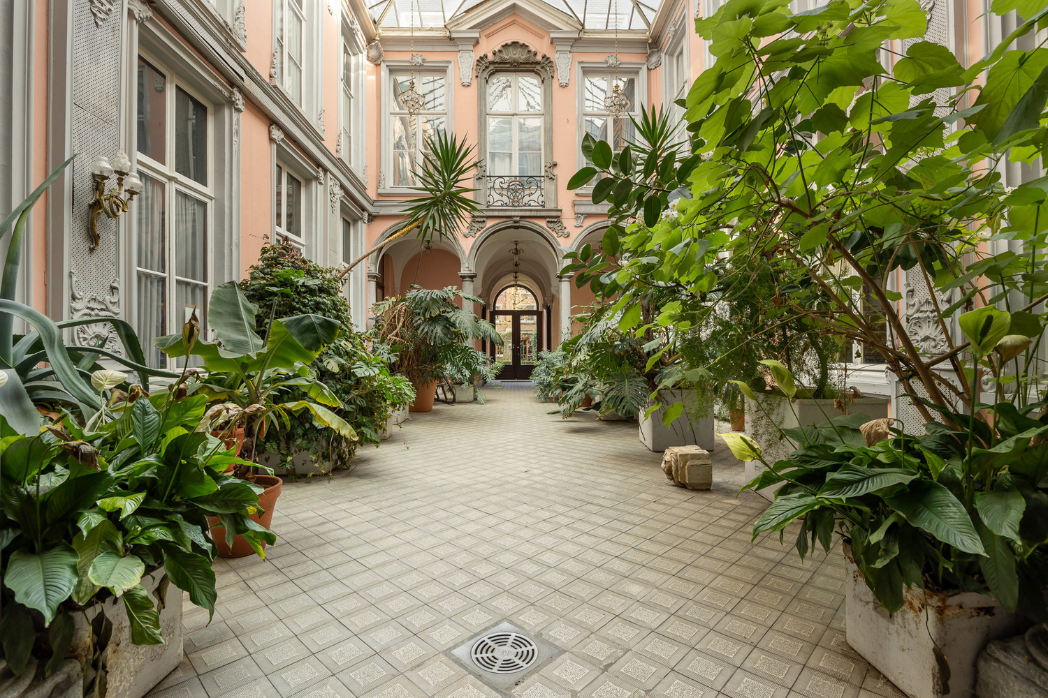 Een zeldzaam en groen privilige in het hart van Antwerpen: wonen in het historische Venushof - foto 4