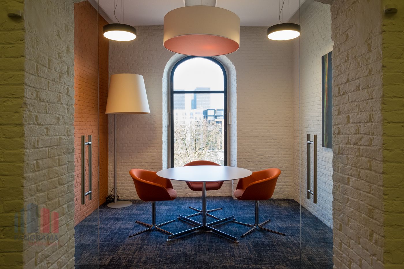 Authentic office of 1.478 m² in central Brussels - photo 3