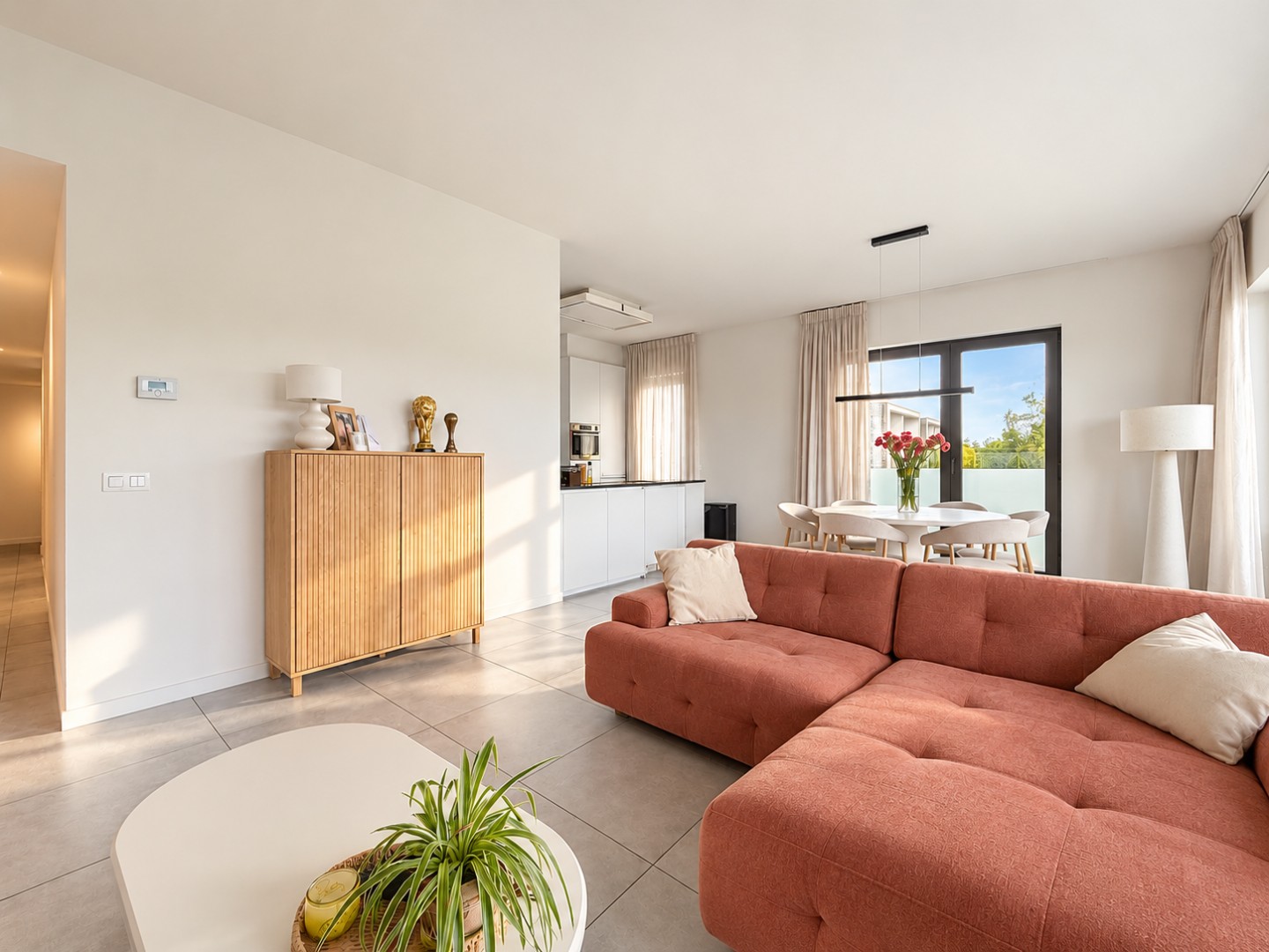 For rent: spacious, luxurious apartment with a large terrace. - photo 5