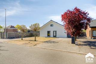 Energiezuinige gezinswoning met garage op 771m² te koop in Lommel!Lommel-Kolonie: Instapklare en ruime gezinswoning (198m²) met vrijstaande garage op...