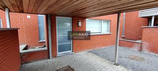 Deze leuke goed onderhouden starterswoning is gelegen in het rustige Sleidinge. De woning is gebouwd in 2001 en beschikt op het gelijkvloers over...