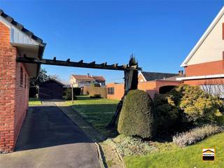 Gezellige open bebouwing met 3 slaapkamers in rustige wijk nabij centrum Alken.*asbestveilig Vlakbij het centrum van Alken en toch rustig gelegen,...