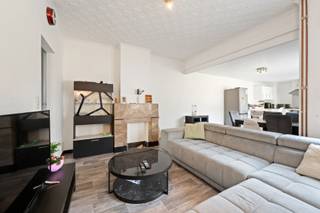 🏡 Te koop: instapklare energiezuinige woning in het charmante DrongenOntdek deze perfect onderhouden en instapklare woning met een energiezuinig...