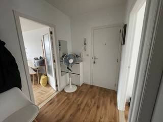 Cozy and move-in ready 2-bedroom apartment of 81 m².located at Oudestraat 99 in Aartselaar. This bright apartment offers a pleasant living space with...