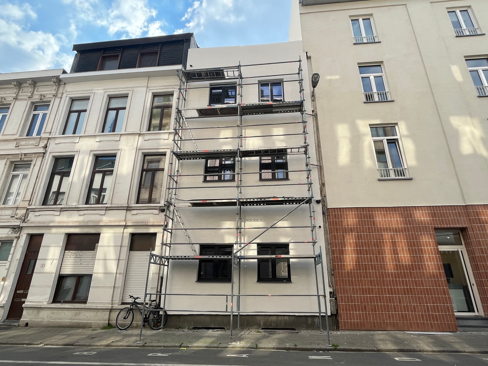 Opbrengsteigendom met 3 appartementen gelegen op het Zuid - foto 2