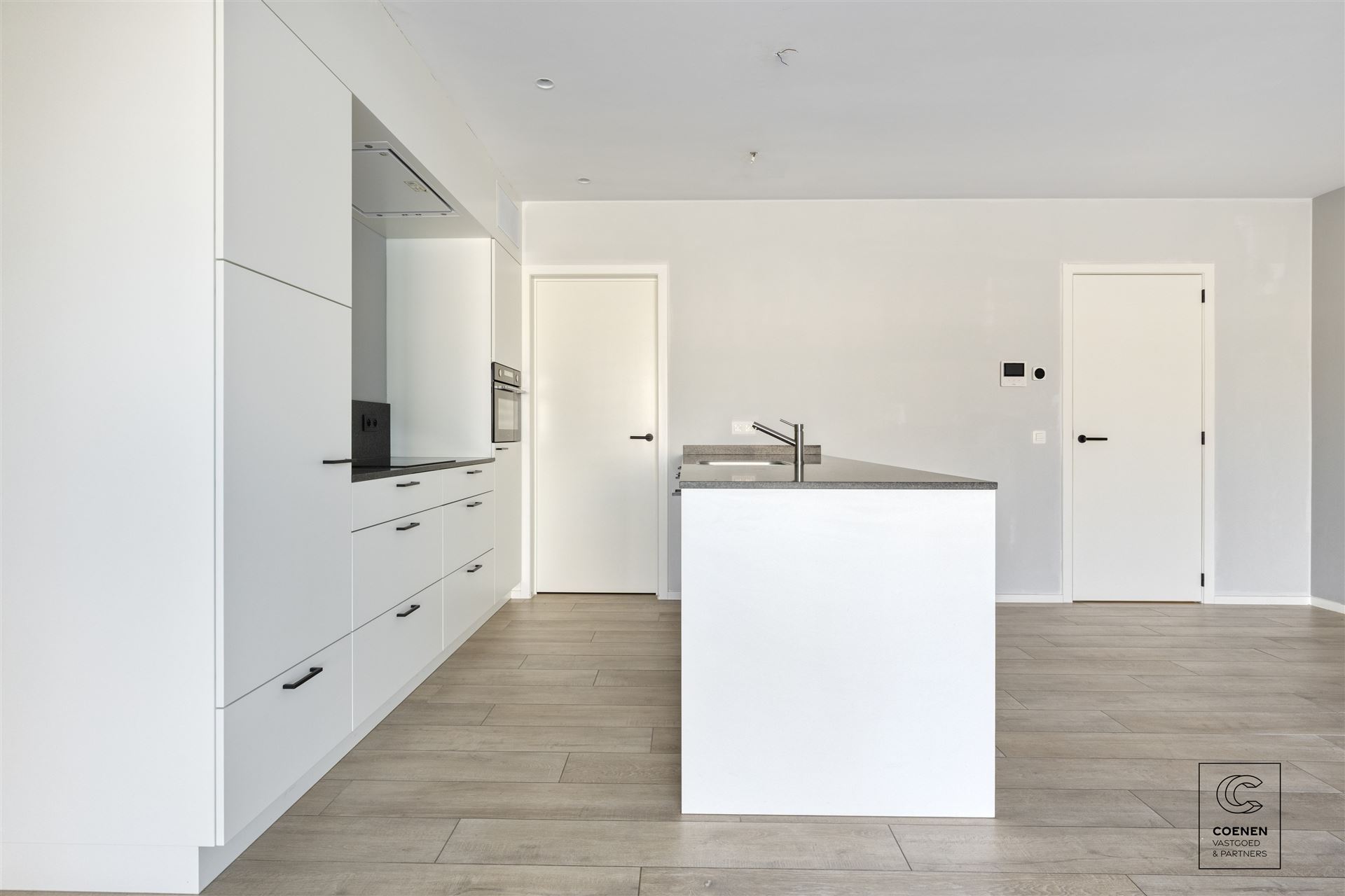 ground floor
 - photo 4