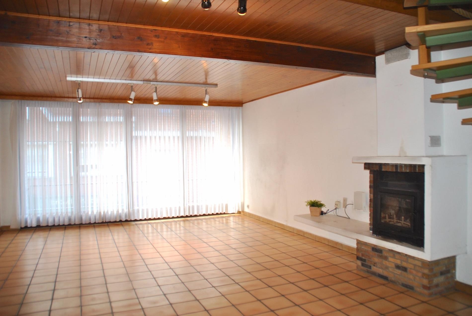 Zeer ruim duplex-appartement met 3 slaapkamers! - foto 3