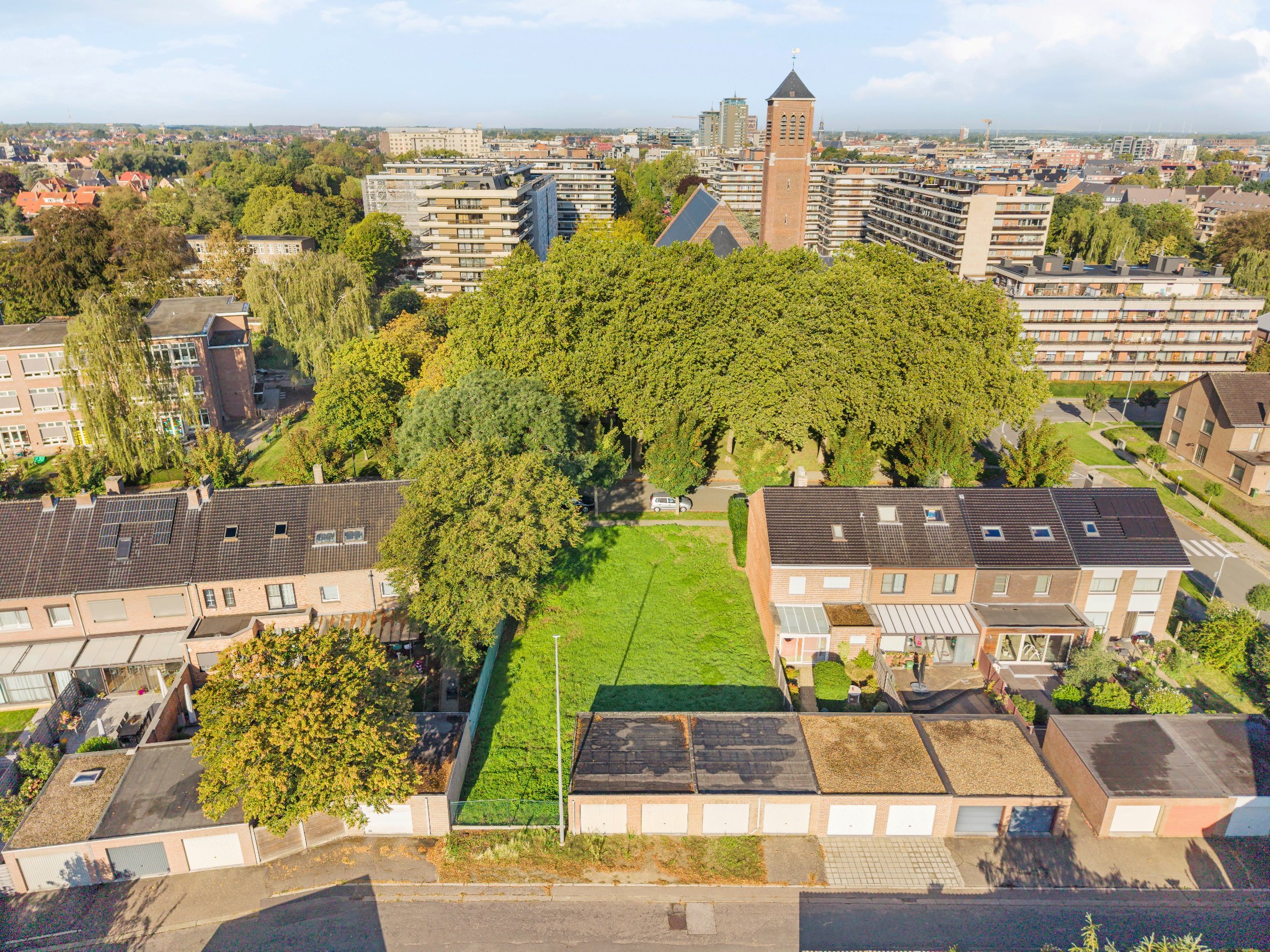 Bouwgrond (GB) met garages op 250m2 - foto 4