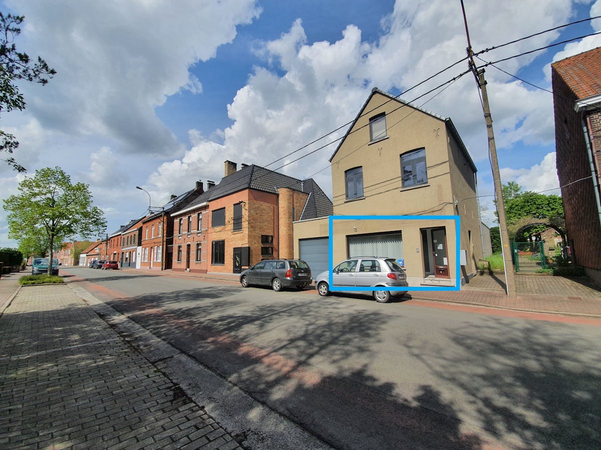 Te huur: praktijk- of kantoorruimte mét grote tuin in de Kapelstraat (Ursel) (85 m²) - foto 1