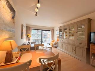 Studio confortable au cœur de la rue commerçanteSitué au premier étage Entrée avec coin nuitSalle de bain avec douche - toilettes et lavaboCuisine...