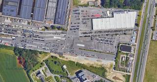 Parking spacieux de 20.000 m² à louer, situé à un excellent emplacement stratégique le long de l'A12 à Wilrijk. L'espace de stationnement est situé...
