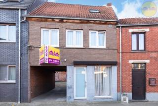 In het centrum van Meerhout bevindt zich dit handelspand met woonst, ideaal voor wie wonen en werken wil combineren of op zoek is naar...