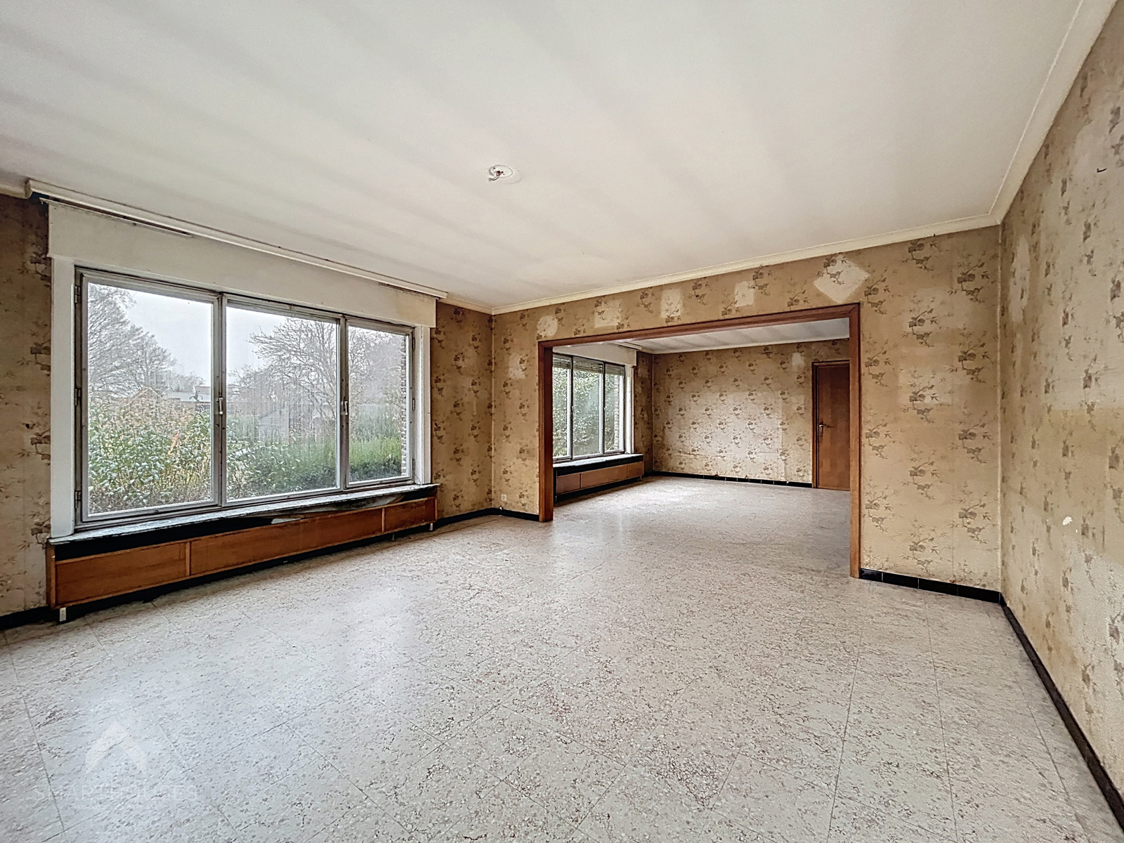 Ruime alleenstaande woning op 907m² met 5 slpks en garage. - foto 4