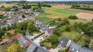 Bouwgrond voor open bebouwing!In het landelijke Wambeek bieden wij u dit uniek perceel bouwgrond met een oppervlakte van 12 are 60 ca. aan, ideaal...