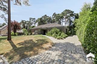 Bent u op zoek naar rust, ruimte en comfort op één niveau? Dan is deze gelijkvloerse woning in de groene Fazantendreef te Balen precies wat u...