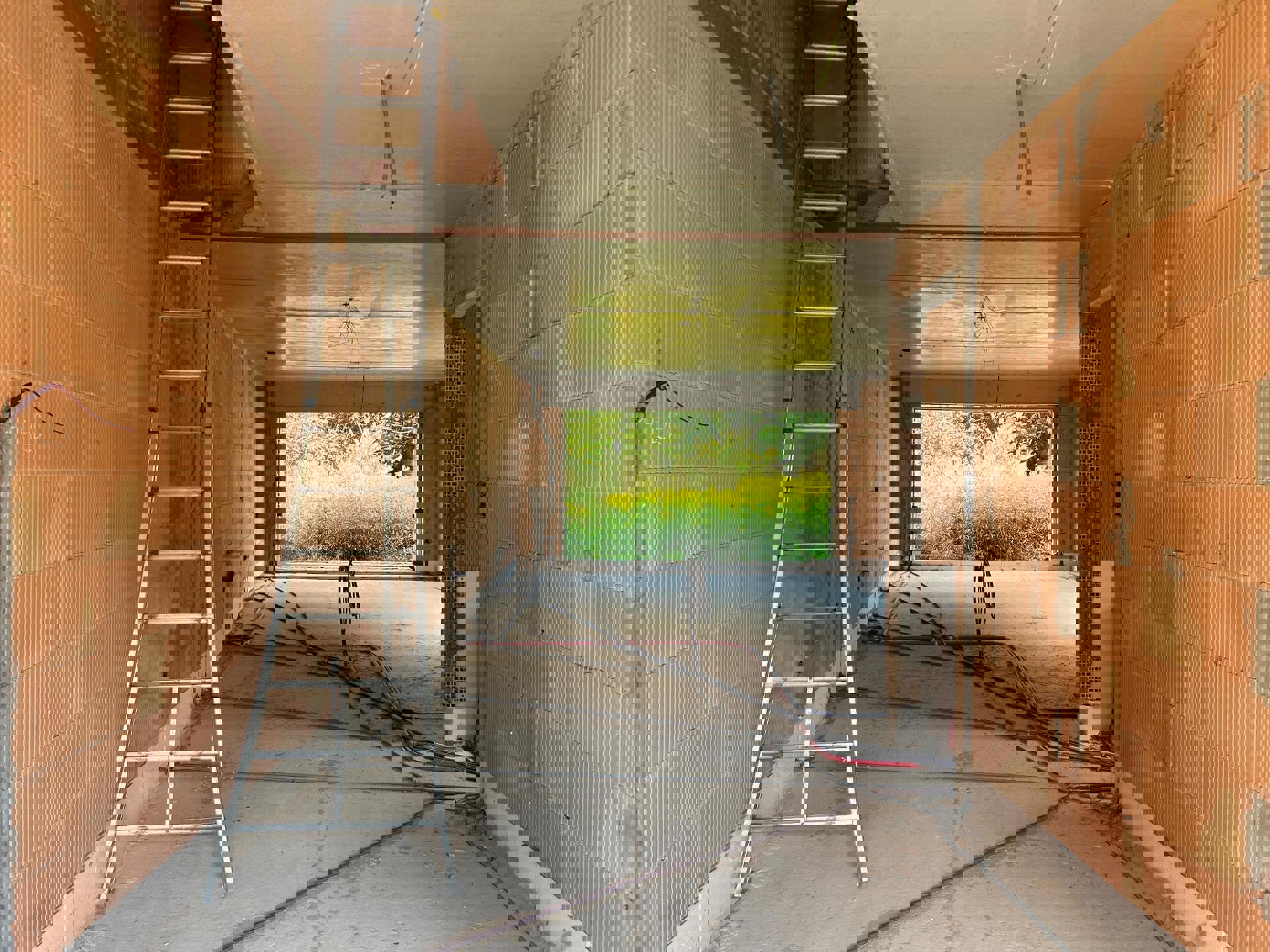 Nieuwbouwwoning in een residentiële wijk - foto 4