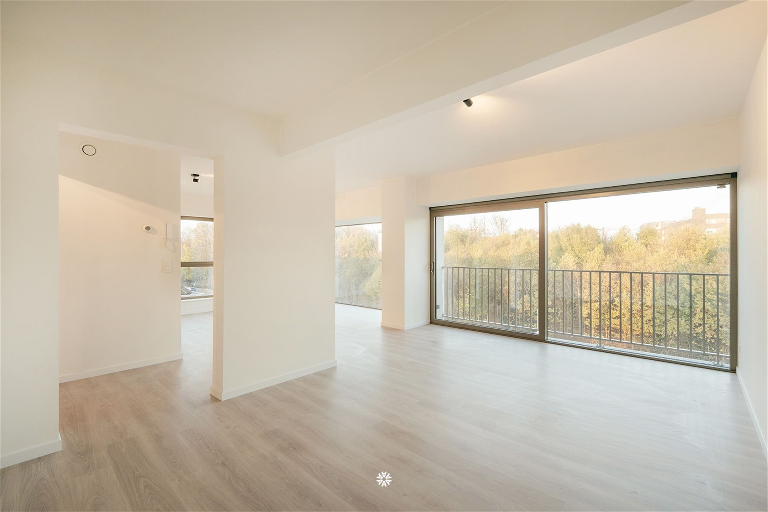 Stijlvol gerenoveerd appartement met 2 slaapkamers in Sint-Niklaas - foto 3