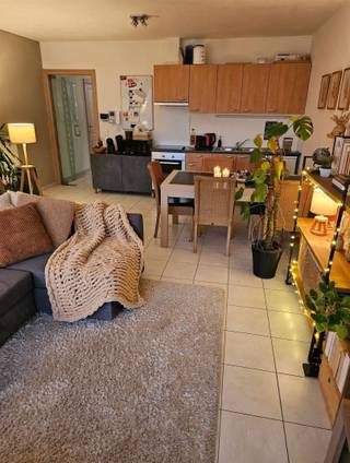 <p><span>Centraal gelegen éénslaapkamer appartement met zicht op het water. </span></p><p><span>Indeling:  inkom, apart gastentoilet, living met ingerichte open keuken, berging, slaapkamer met aansluitend badkamer voorzien van douche en lavabo.</span></p><p><span>Lift aanwezig in het gebouw.</span></p><p><span>Het appartement beschikt ook over een zonnig terras en zonnewering.</span></p><p><span> </span></p>