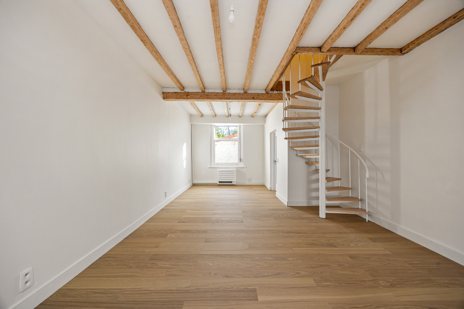 Charmante en gerenoveerde woning in het groene Deurne - foto 2
