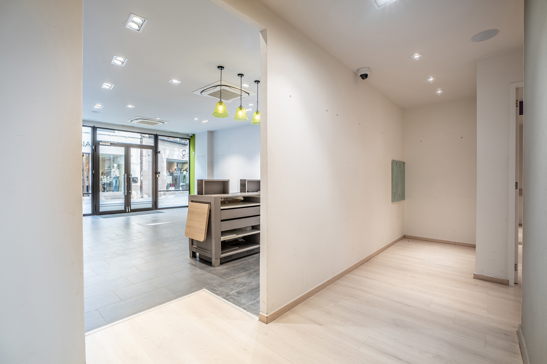 Commercial for rent in Halle - photo 4