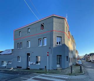 Proche du centre-ville et de la gare, bel appartement joliment rénové au deuxième étage d'une petite résidence avec peu de charges et sans...