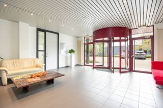 Kantoren gelegen op supercentrale ligging in Aartselaar met een vlotte bereikbaarheid. (gelegen aan de achterzijde zijde van het gebouw)Kantoor...