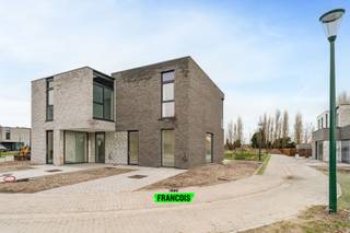 De fonkelnieuwe woonwijk verrijst in Adinkerke, op het perceel tussen de Kasteelwijk en het Kanaal Duinkerke-Nieuwpoort. Een eilandje van rust met...